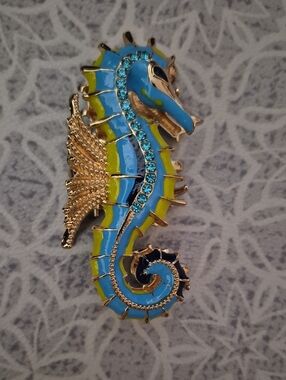 Seahorse hairclip in Turquoise, Lime & Gold